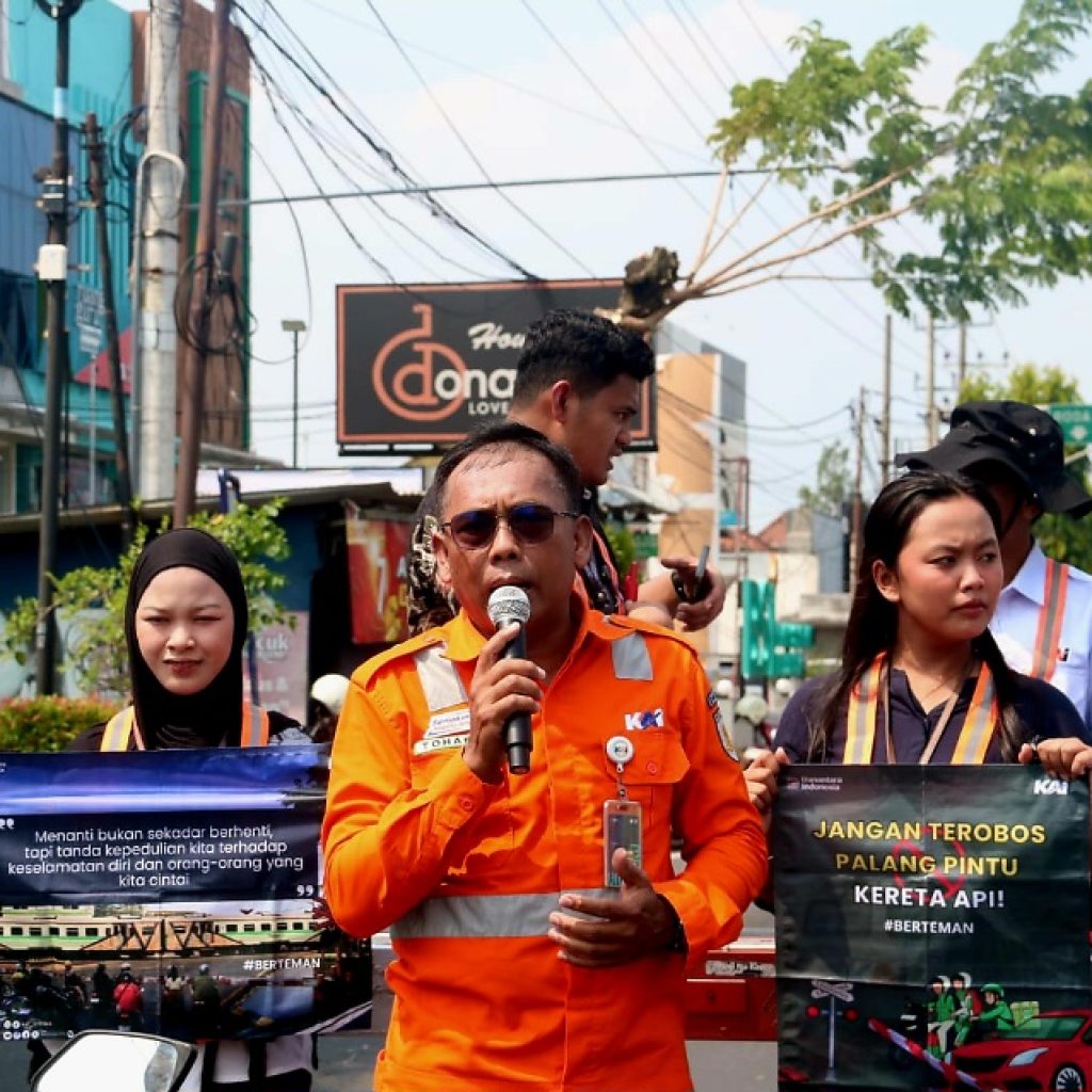 Peringati Harkitnas, KAI Daop 7 Madiun Gandeng Generasi Muda Sosialisasikan...