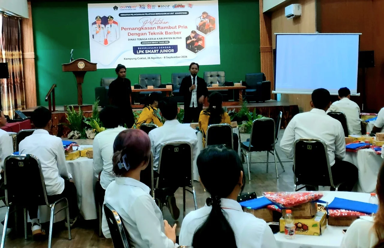 Tingkatkan Keterampilan, Disnaker Kabupaten Blitar Buka Program Pelatihan Rambut Berbasis Kompetensi