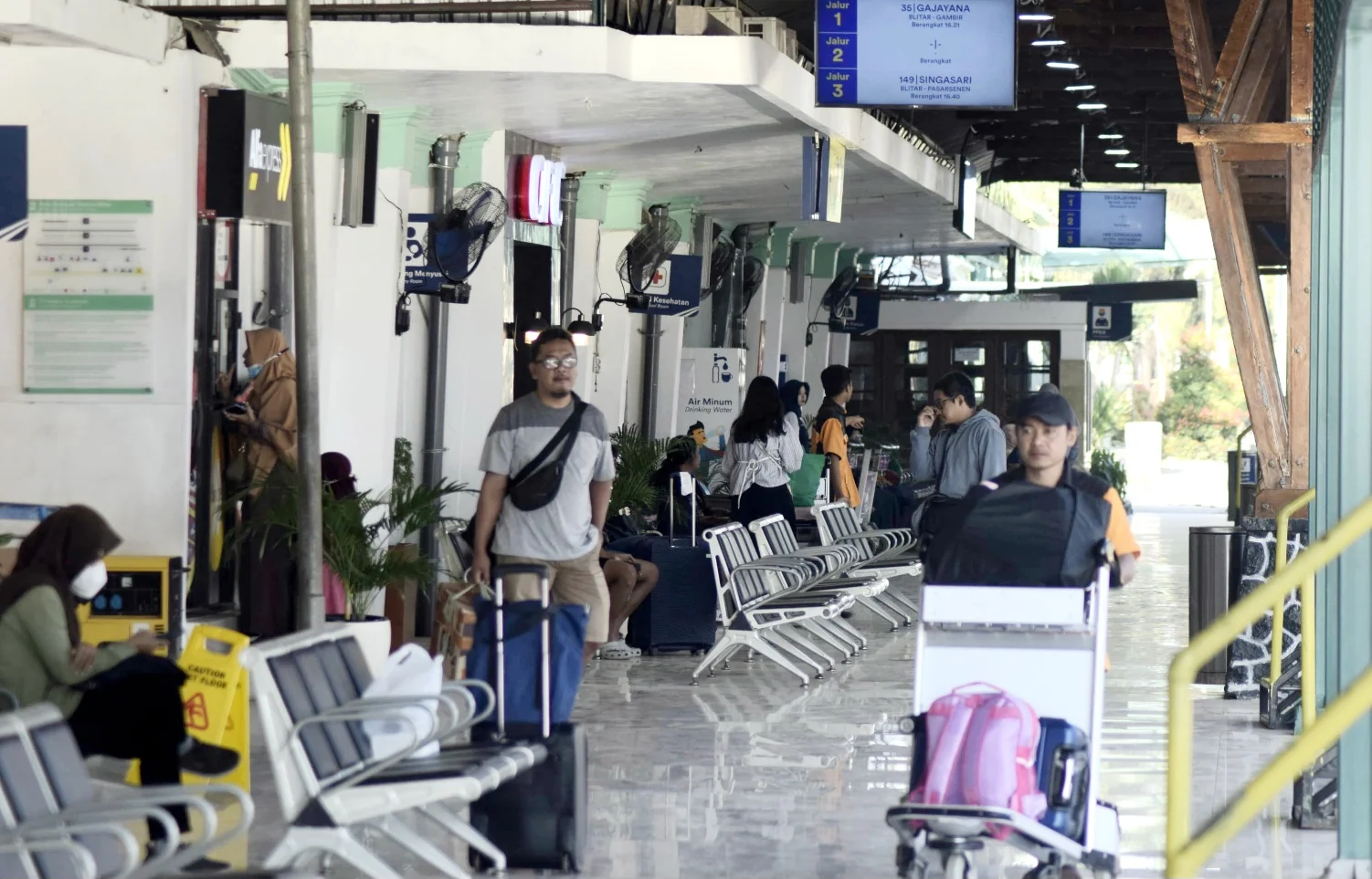 KA Malabar Tertemper Truk di JPL 295 Klaten, Sebabkan Keterlambatan Kereta Wilayah Madiun
