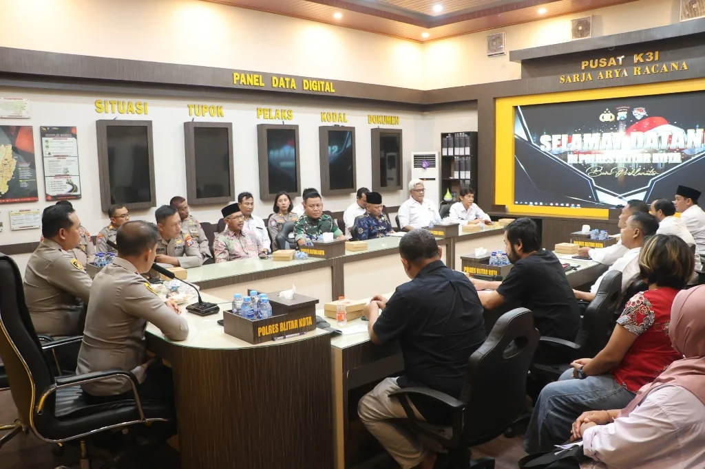 Polres Blitar Kota Gelar Audiensi, Cari Solusi Berimbang Polemik Sound Carnaval
