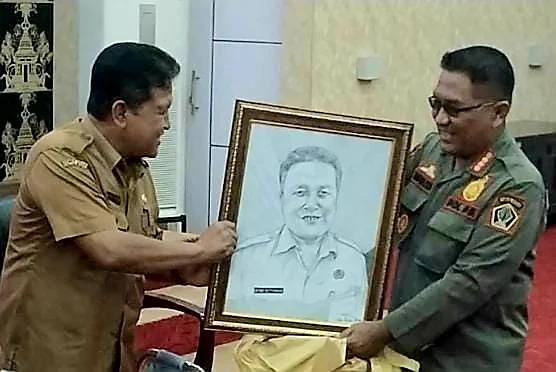 Repelita Nugroho dan Bakat Seni Tersembunyi di Balik Purnabakti Pejabat Blitar