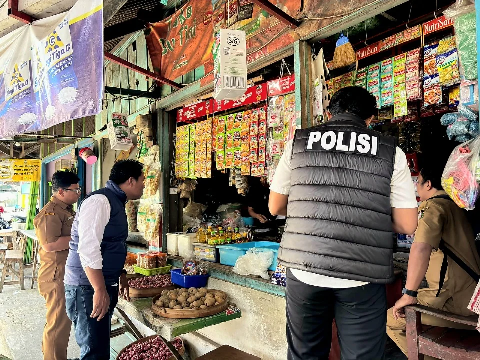 Tindak Lanjuti SK Badan Pangan Nasional, Polres Blitar Kota Cek Harga & Mutu Beras