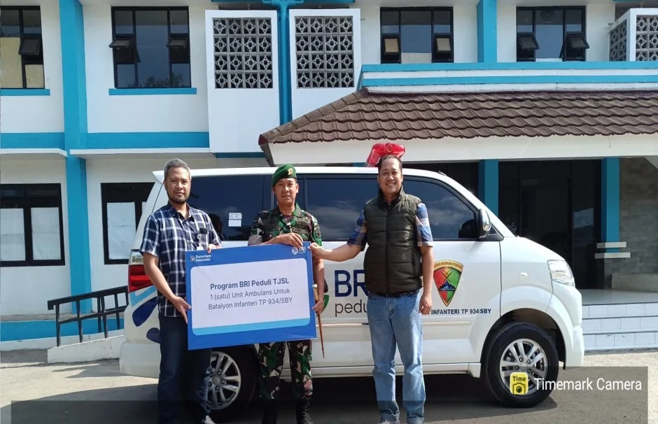 Gandeng TNI, BRI Pacitan Hadirkan Ambulance Gratis untuk Warga