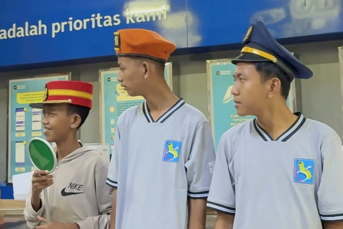 Kenalkan Dunia Perkeretaapian, KAI Daop 7 Madiun Edukasi Keselamatan ke Siswa Berkebutuhan Khusus