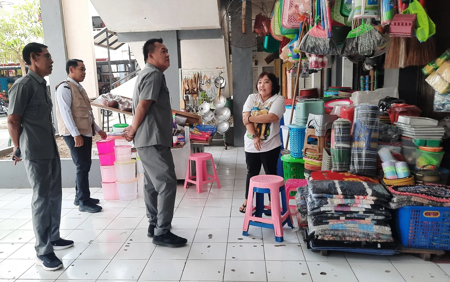 Pasar Legi Blitar: Bayar Rp6.000/Hari Puluhan Tahun, Sepi & Tak Terawat
